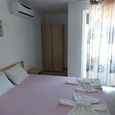 West Gæstehus Sunny Beach