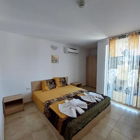 West Gæstehus Sunny Beach