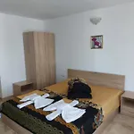 Къща за гости West 3*