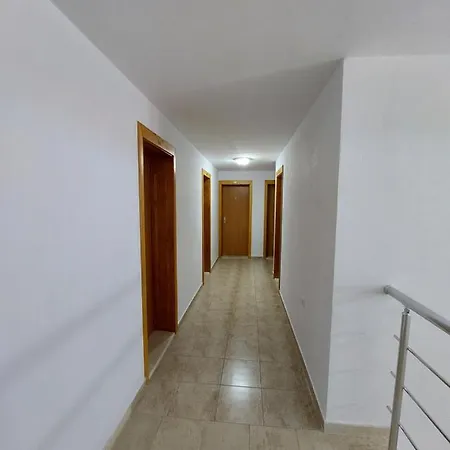 West بيت ضيافة