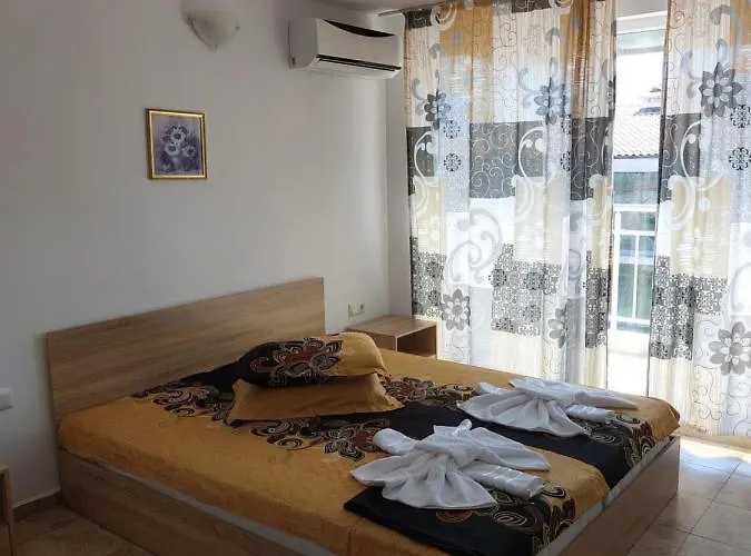 West Къща за гости 3*