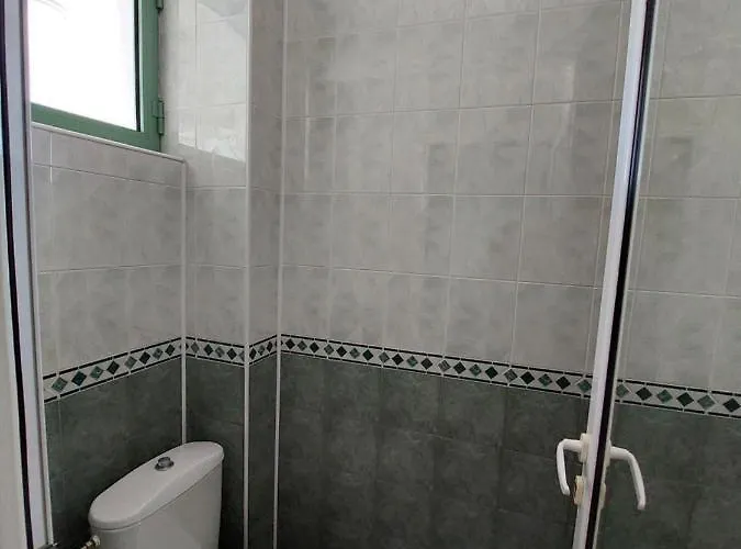 Къща за гости West 3*