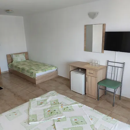 West Πανσιόν 3*