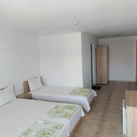 West Πανσιόν Σάνι Μπιτς