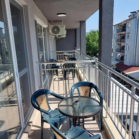 West Σάνι Μπιτς